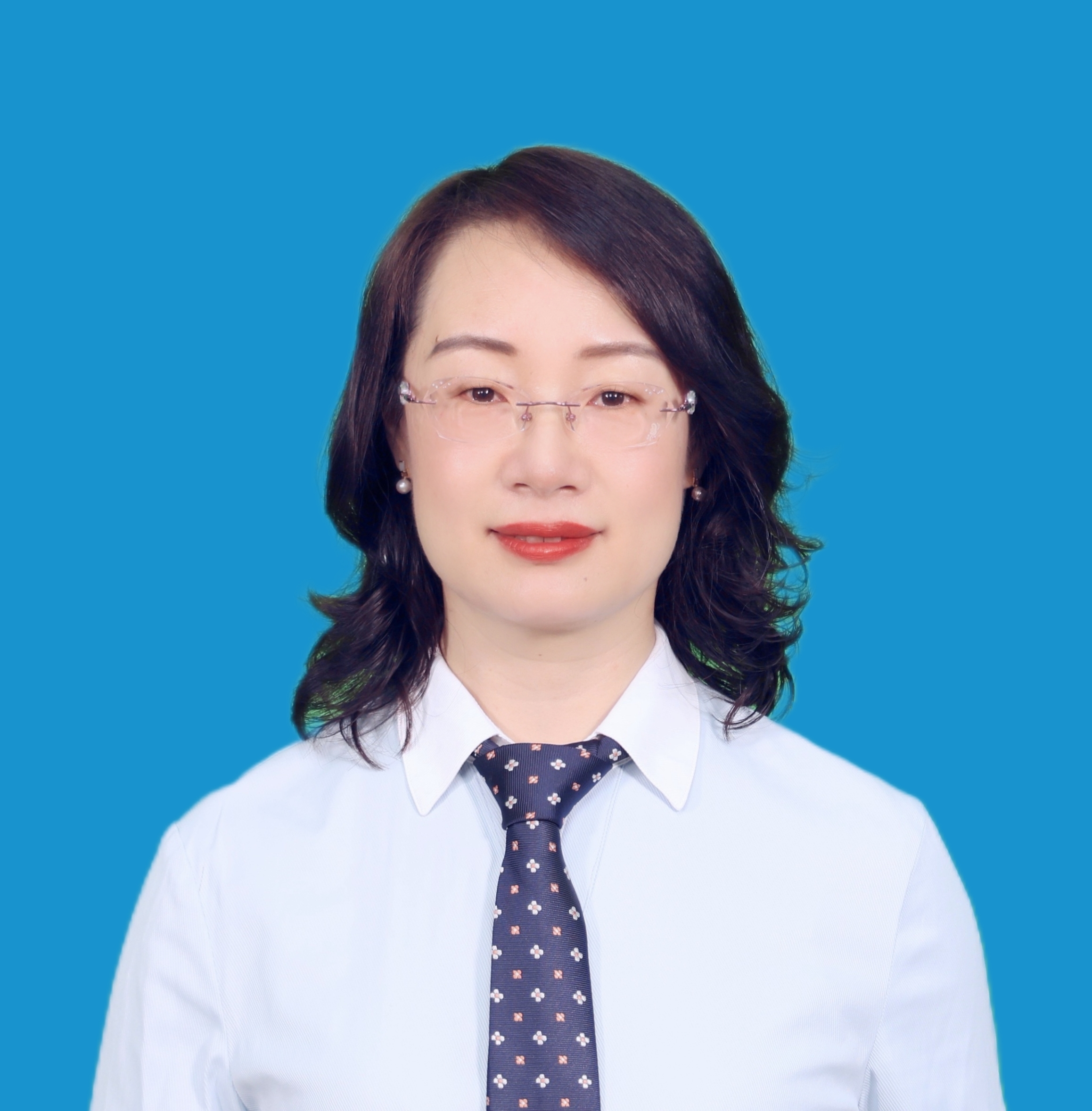 点击照片，查看专家专长、出诊时间